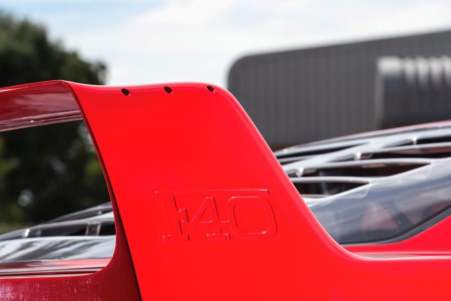 Детали экстерьера Ferrari F40 1987 года  (фото 13 из 127)